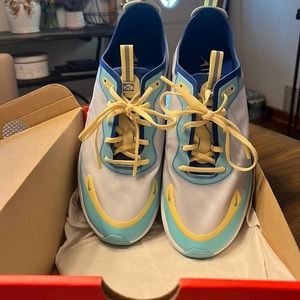 Nike size 8 worn one time- super clean- 8 is too large for me.